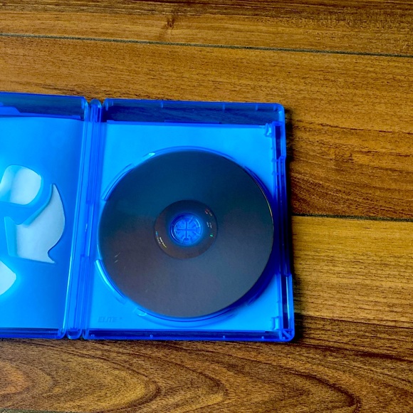 AD ASTRA - on Blue-Ray and DVD - Picture 3 of 3